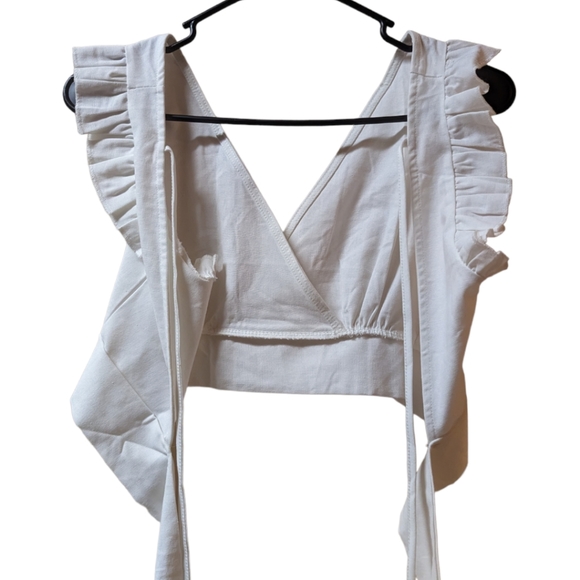 NWOT Women's ruffle v-neck sleeveless tie back crop top, XS, White - Picture 7 of 10